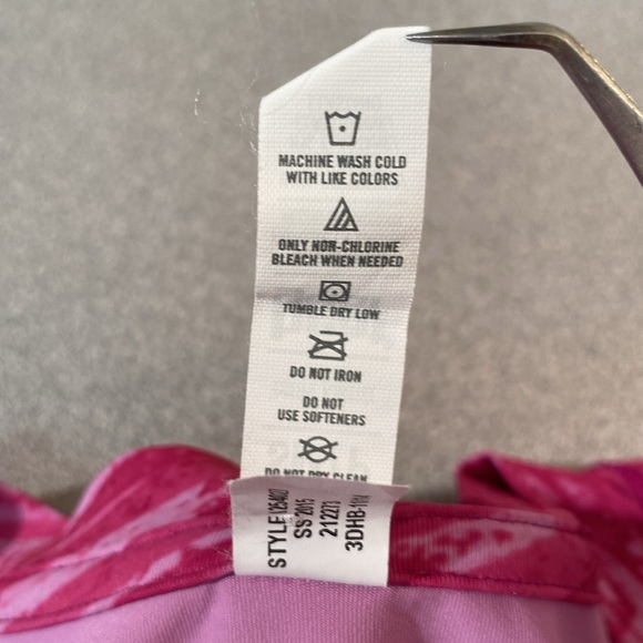 Under Armour - heat gear v-neck top. Size S - Picture 5 of 8